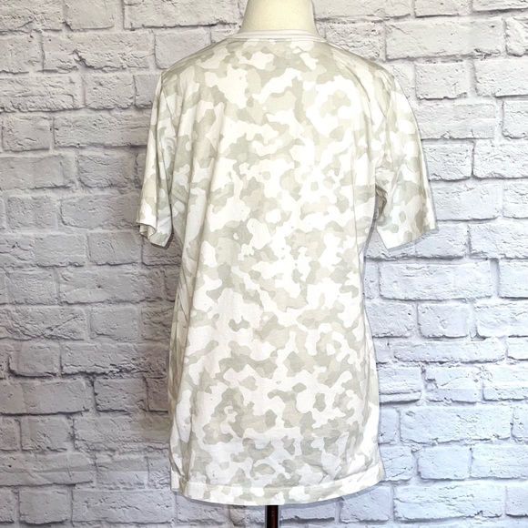 Nike Boys Light Camo Tee Sz XL EUC - Picture 2 of 6